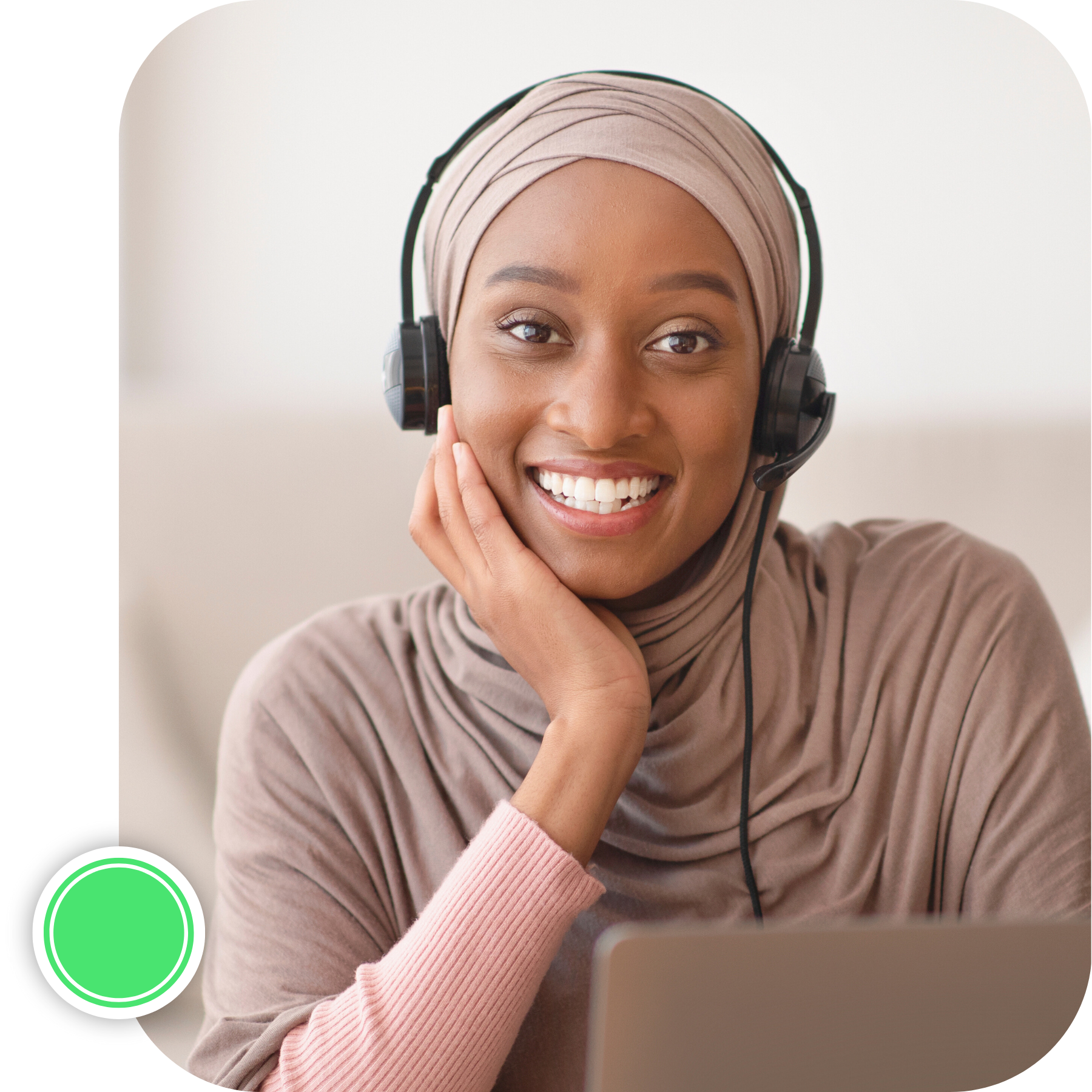 Jeenie-swahili-interpreter-smiling-online